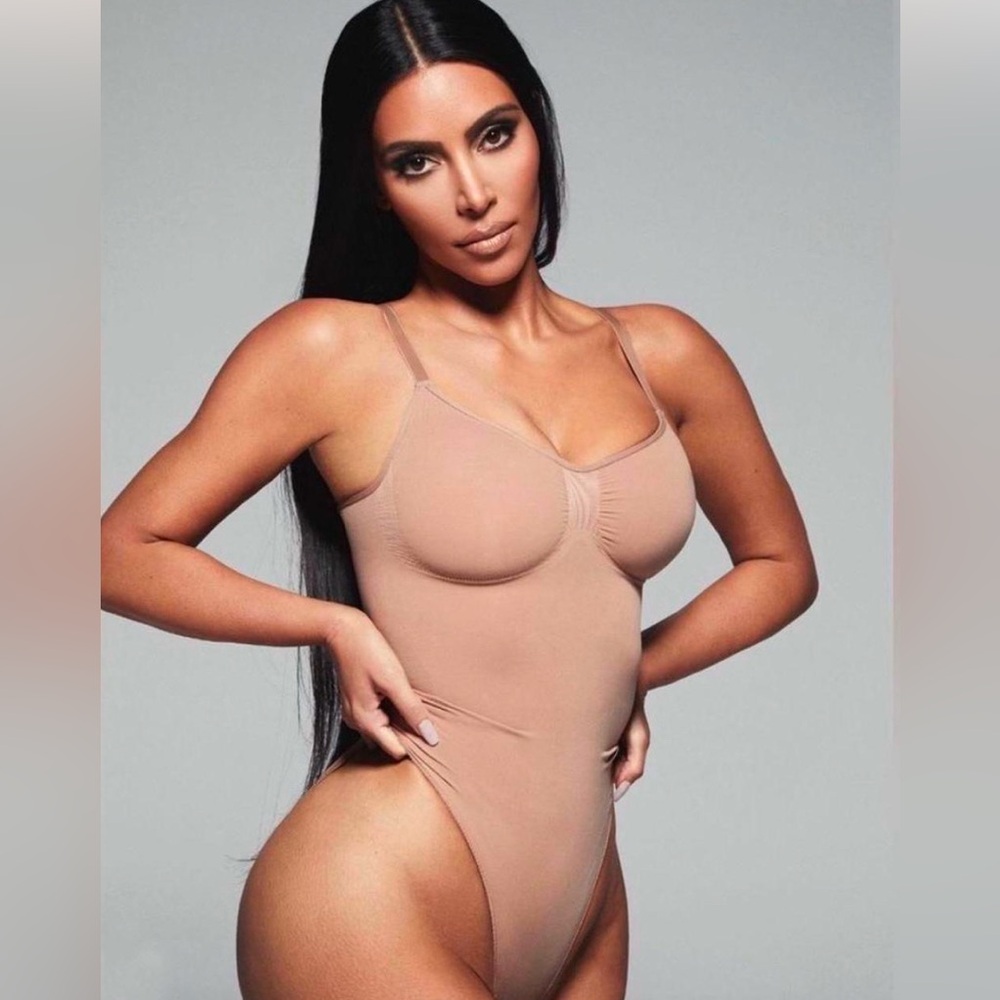 SKIMS *NWOT Seamless Sculpt BRIEF BODYSUIT